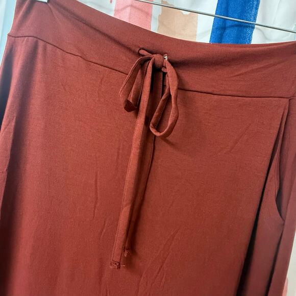 NWOT Zenana Outfitters Burgundy Brick Red Drawstring Maxi Skirt Size 1X - Picture 5 of 12